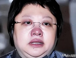 晚节不保？韩红言论惹争议冯小刚受牵连贪污上亿传闻水落石出